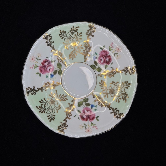 Royal Doulton Gold and Floral Accent Plate - Picture 2 of 4